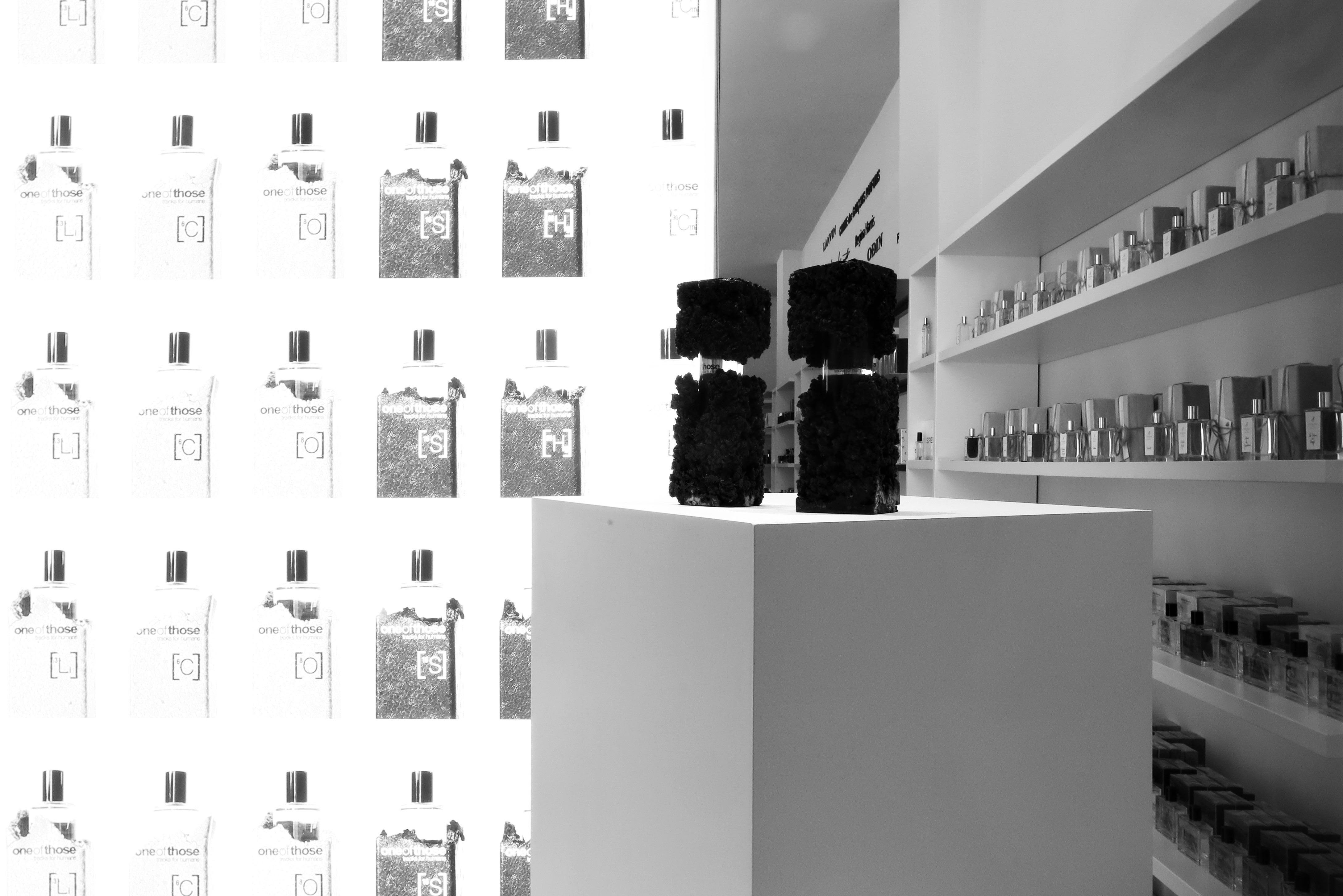 Desplay Design by Francesca Gotti for Oneothose